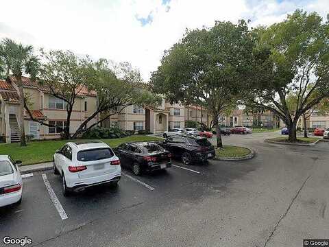 N Pinewalk Dr N #618, Margate, FL 33063