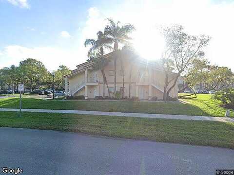 N Pinewalk Dr N #713, Margate, FL 33063