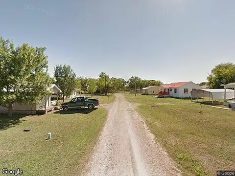 N Hilton St, Trenton, TX 75490