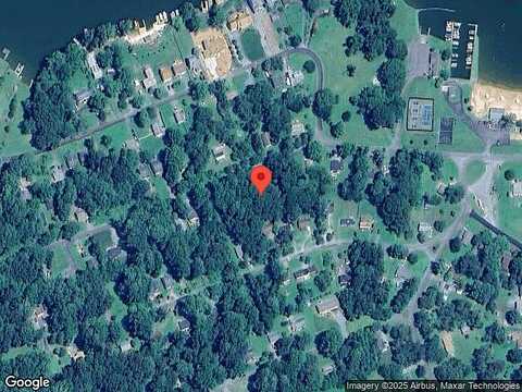 Locust Dr, Louisa, VA 23093