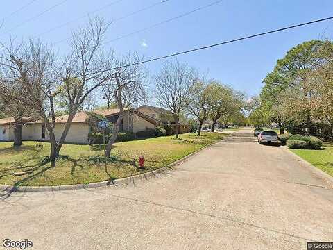 17Th Avenue N, Texas City, TX 77590