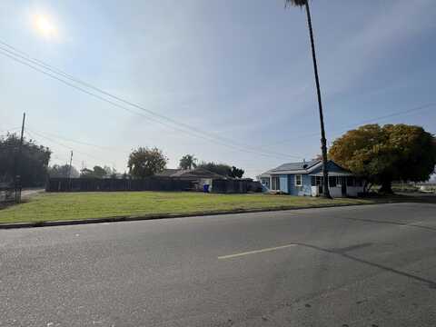 W Maple Street, Exeter, CA 93221