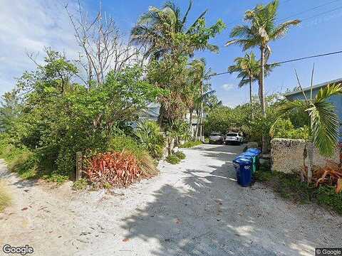 48Th St, Holmes Beach, FL 34217