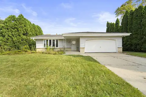 W Lindner Dr, Franklin, WI 53132