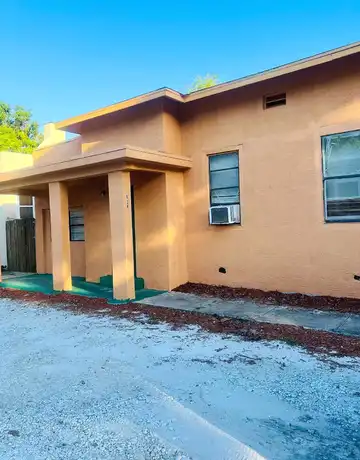Texas Court Court, Fort Pierce, FL 34950