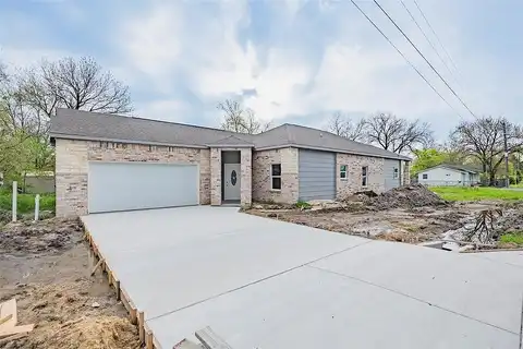 Avenue B, Ennis, TX 75119