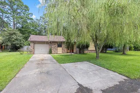 Mixon Dr Drive, Fort Walton Beach, FL 32547