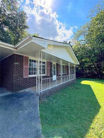 Robin Road Northeast Road Ne, Conyers, GA 30012