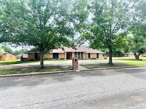 E Oval Drive, Athens, TX 75751
