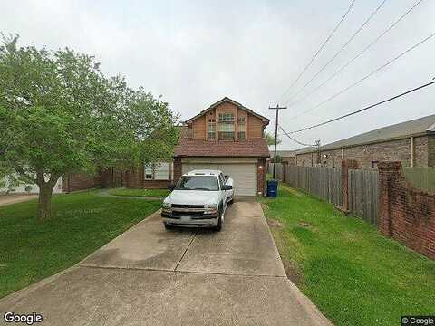 Zilker Ln, Texas City, TX 77591
