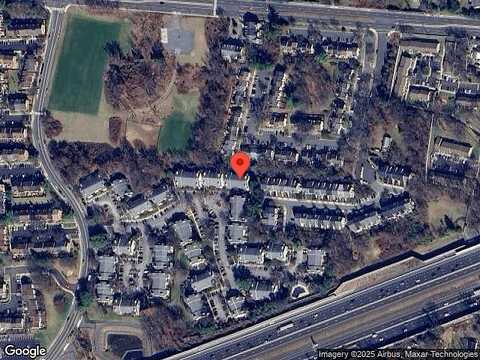 Oakton Terrace Rd # 10096, Oakton, VA 22124