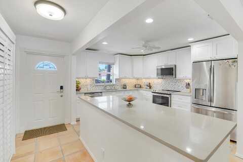 Nantucket Circle, Lake Worth, FL 33467