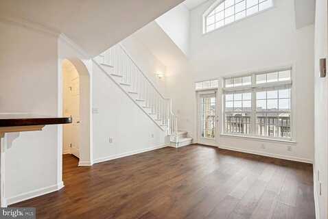 Sunset View Terrace Se, Leesburg, VA 20175
