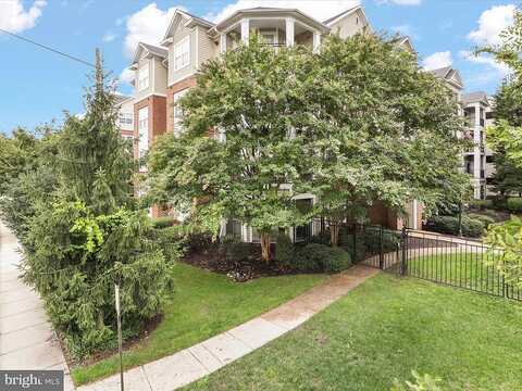 Centre Park Circle, Herndon, VA 20171