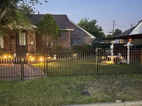 N Chandler Drive E #4, Fort Worth, TX 76111