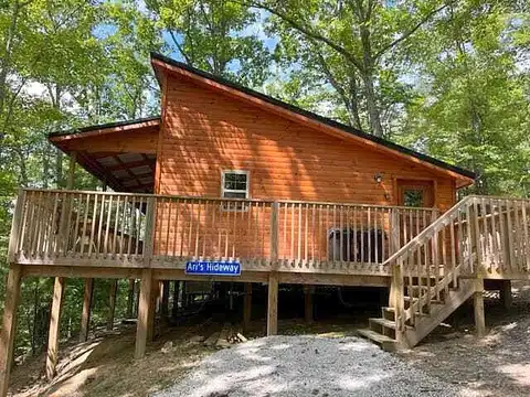 Oak Hill Drive, Frenchburg, KY 40322
