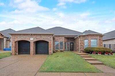 Village Green, DESOTO, TX 75115