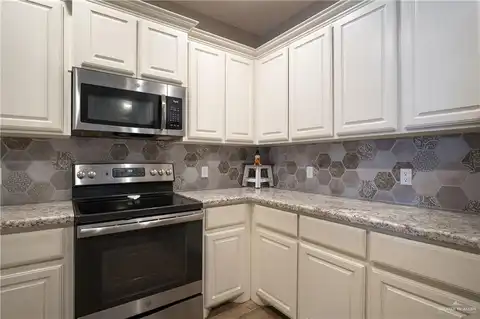 Castillos Y Diamantes, MISSION, TX 78572