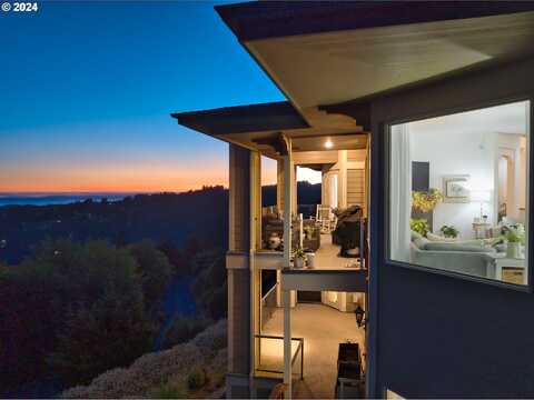 Crown Terrace, BROOKINGS, OR 97415