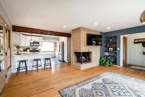105Th, MILWAUKEE, WI 53222