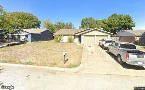Fox, SAGINAW, TX 76179