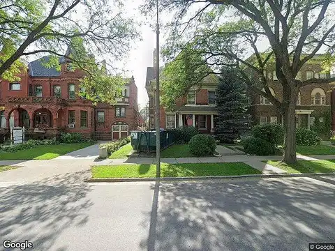 Wells, MILWAUKEE, WI 53208