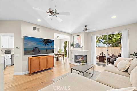 Chandon, LAGUNA NIGUEL, CA 92677