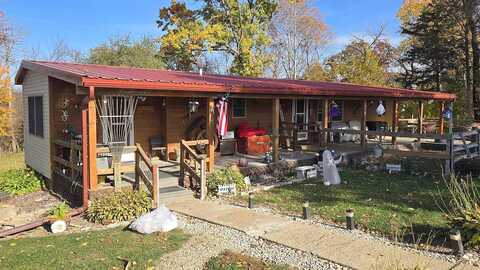 St Charles Road, Cassville, WI 53806