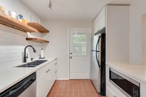 N Hall Street #4944, Dallas, TX 75235