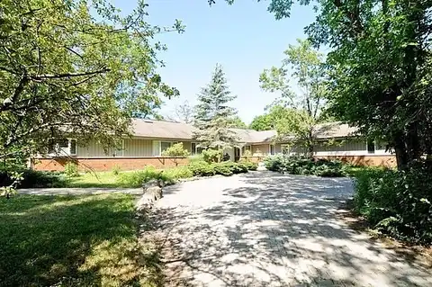 Alexandra, LIBERTYVILLE, IL 60048