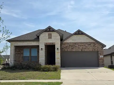 Brindle, JUSTIN, TX 76247
