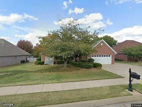 Castlebury, FAYETTEVILLE, AR 72704