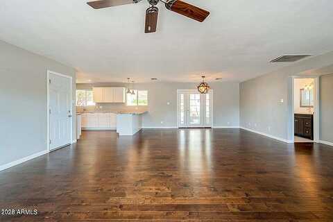 Pinchot, SCOTTSDALE, AZ 85251