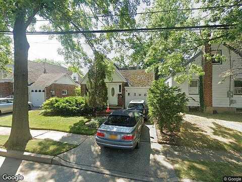 Lowell, NEW HYDE PARK, NY 11040