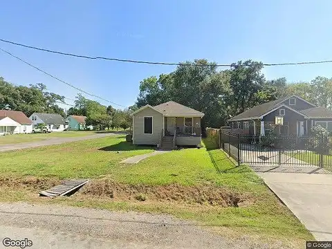6Th, BEAUMONT, TX 77701