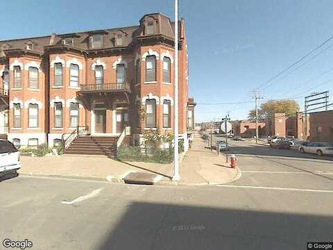 Main, DUBUQUE, IA 52001