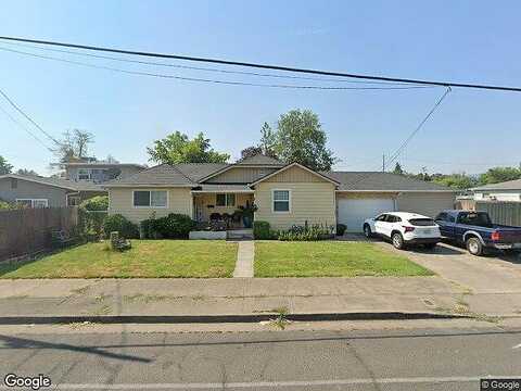 8Th, MEDFORD, OR 97501