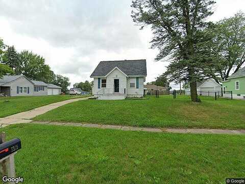 Main, CENTER POINT, IA 52213