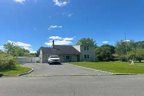 Wendy, CORAM, NY 11727