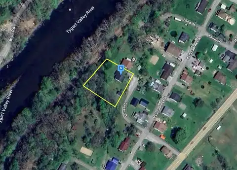 Green St Junior, Wv 26275 Nka 49 Green St, Belington, WV 26250