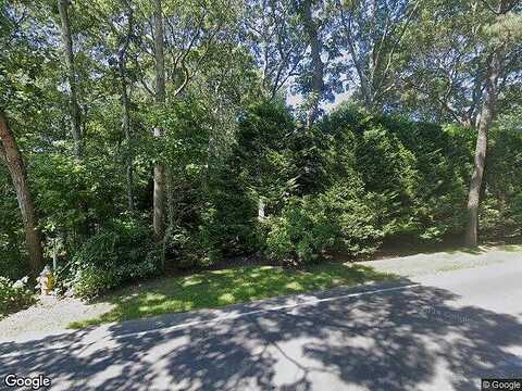 Bathgate Rd, WAINSCOTT, NY 11975