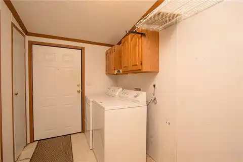 East, LACONA, IA 50139