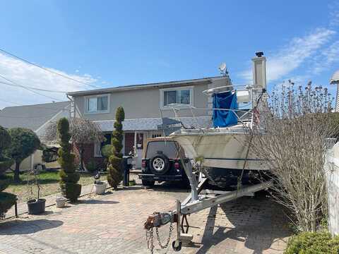 Stewart, WESTBURY, NY 11590