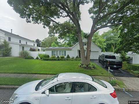 Hillberry Ci, Holbrook, NY 11741