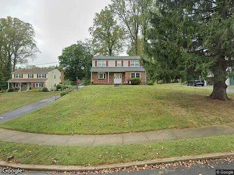 Licia, BROOMALL, PA 19008