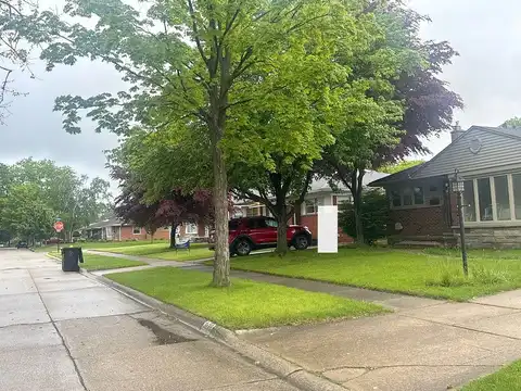 Syckelmoore, TRENTON, MI 48183