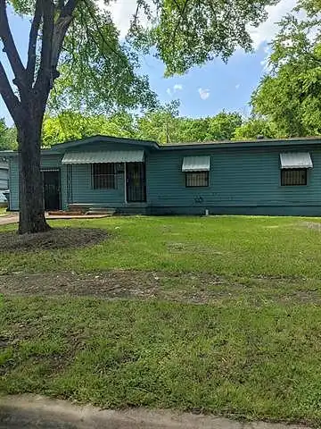 Kristen, DALLAS, TX 75216