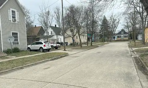 Bauer, MUSKEGON, MI 49442