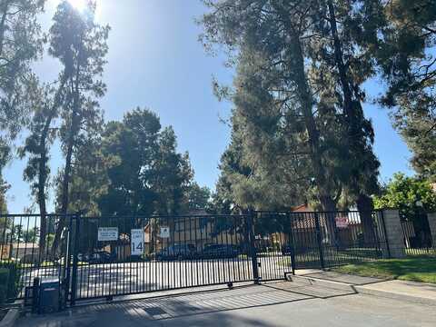 Pinewood Lake, BAKERSFIELD, CA 93309