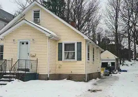 27Th Street, Erie, PA 16504